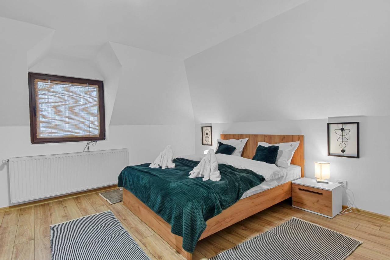 Two Bedrooms Hytta Apartment Sinaia Exteriör bild
